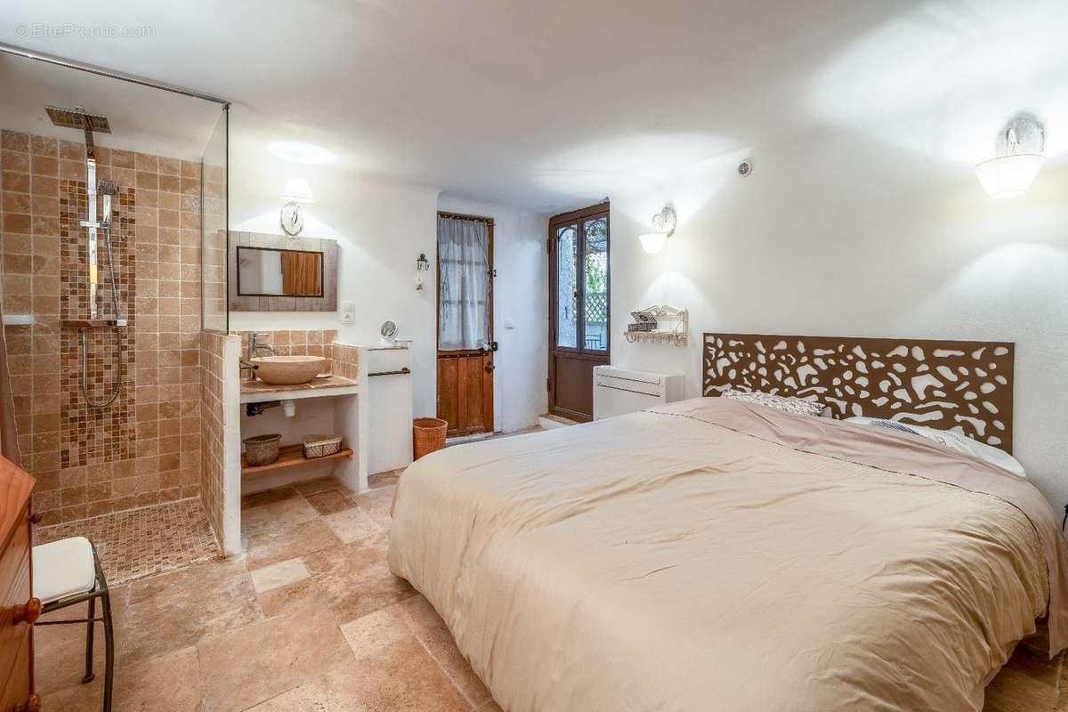 Maison à SAINT-SATURNIN-LES-APT