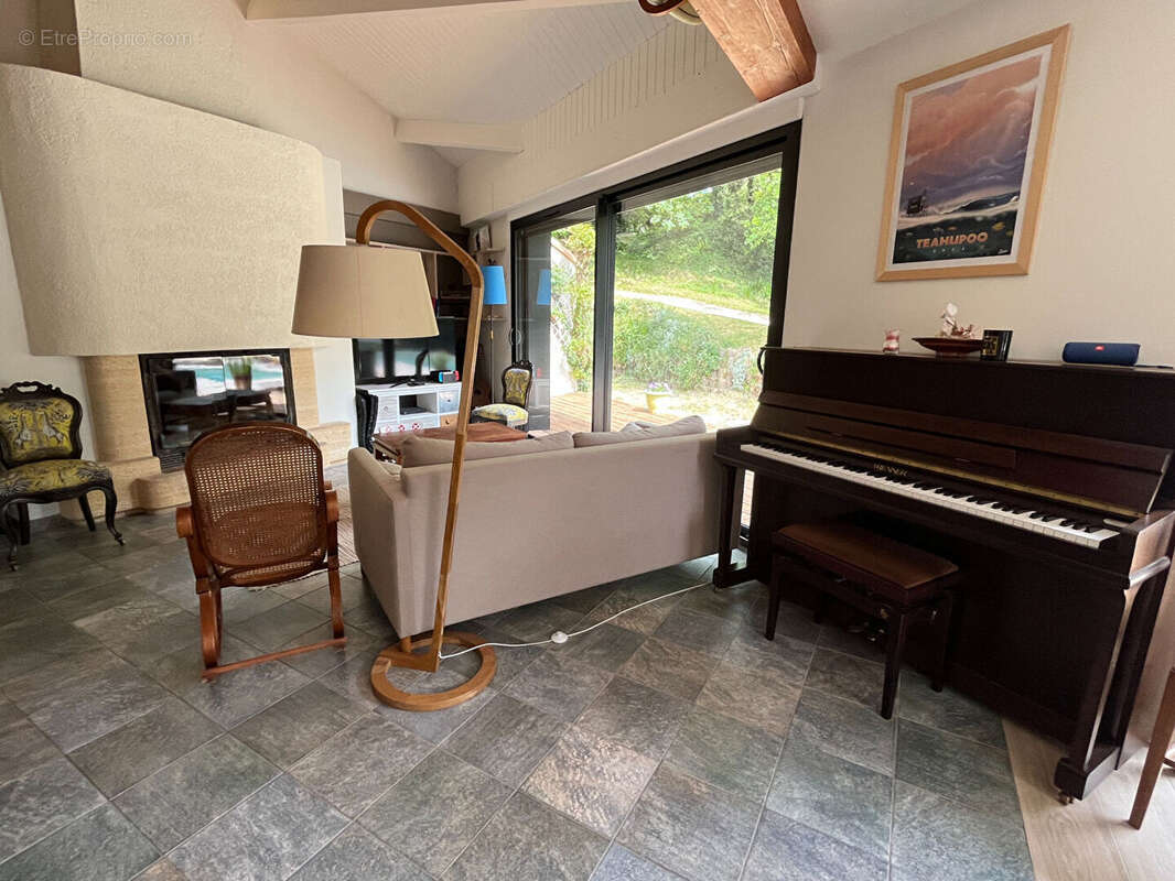 Maison à MESCHERS-SUR-GIRONDE