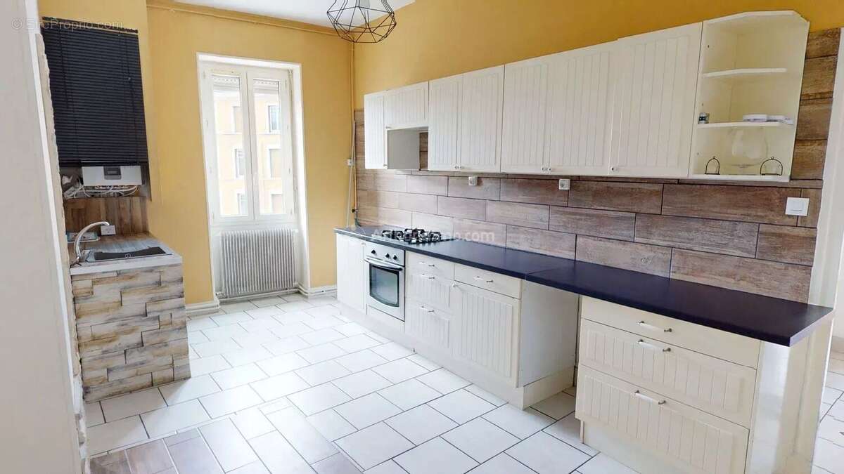 Appartement à PONT-EVEQUE