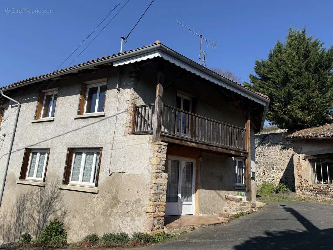 Appartement à JULIENAS