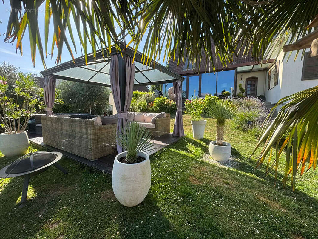 Maison à FEUCHEROLLES