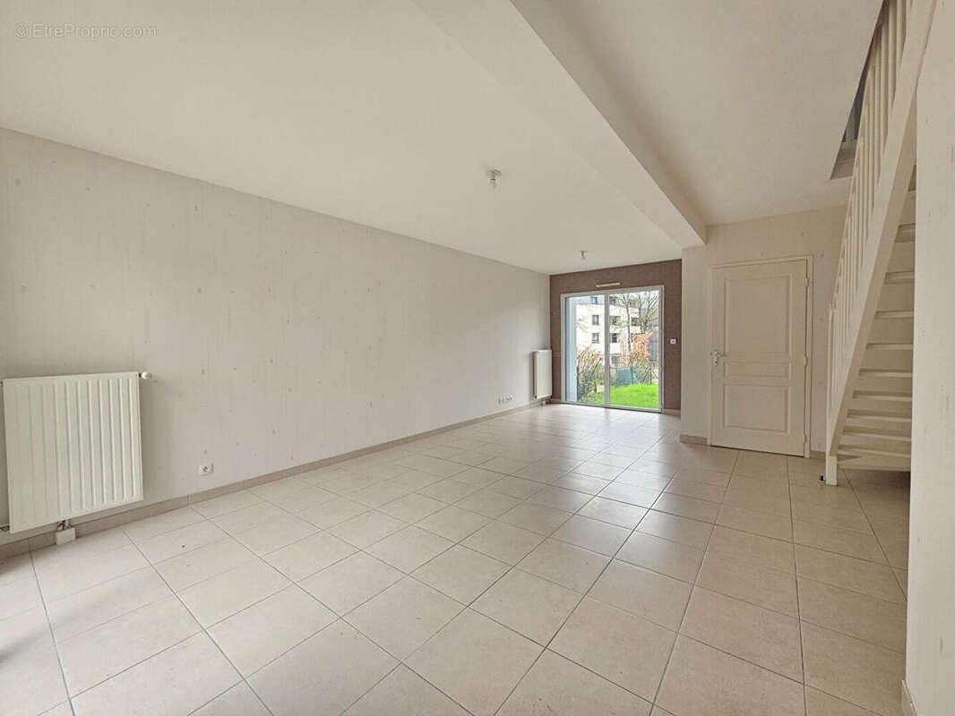 Maison 4 chambres  111 m²  Gévezé - photo 5