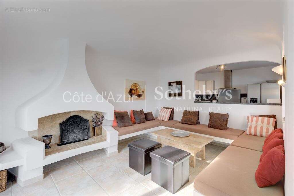 Maison à THEOULE-SUR-MER