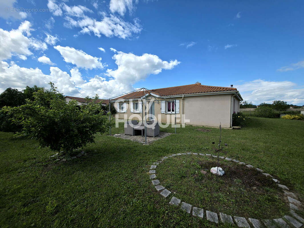 Maison à MONTVERDUN
