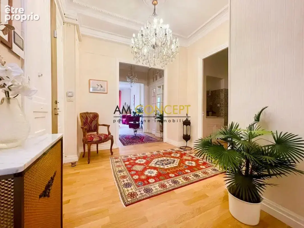 NICE LIBERATION immeuble bourgeois 3P balcon cave - photo 8