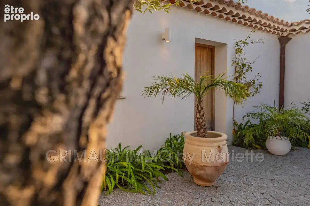 Maison 6 pièces 170 m² à vendre à Grimaud (83310) - photo 5