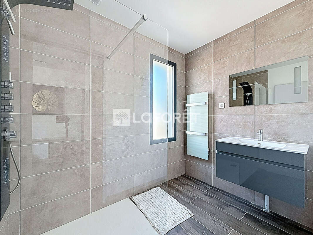 Maison à vendre Saint Just Chaleyssin 6 pièce(s) d'environ 336.46 m2 - photo 10