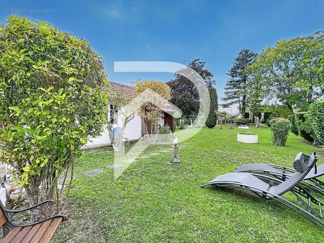 Maison à SAINT-REMY-SUR-AVRE