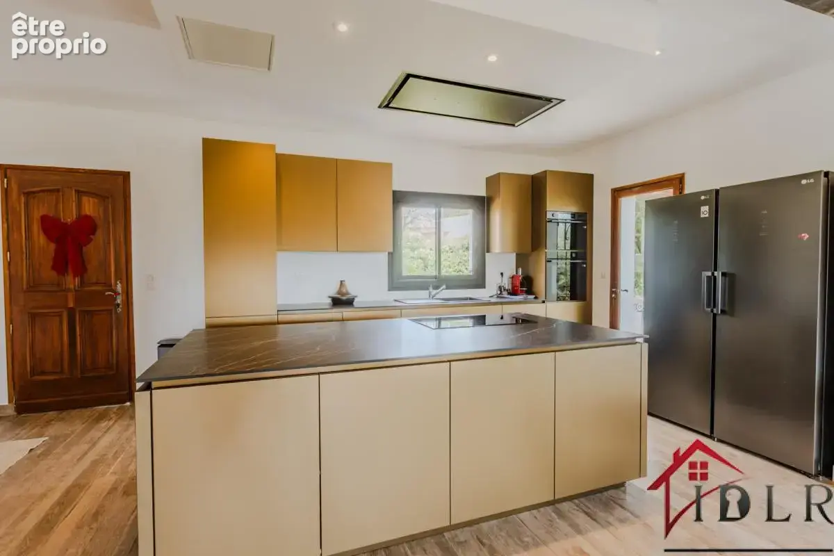 Demeure de prestige de 282 m2 composée de deux étages indépe - photo 6