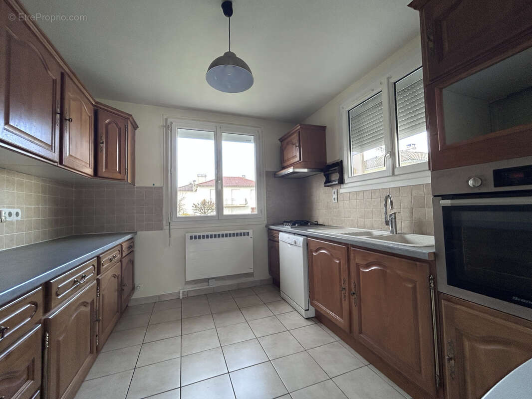 Jolie maison sur deux niveaux dans quartier résidentiel - photo 4