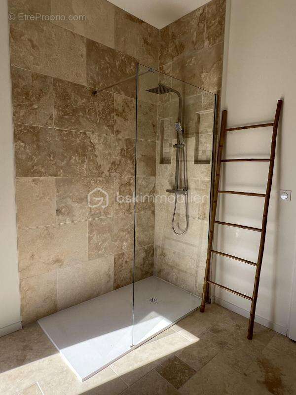 Maison à SAINTE-COLOMBE-EN-BRUILHOIS