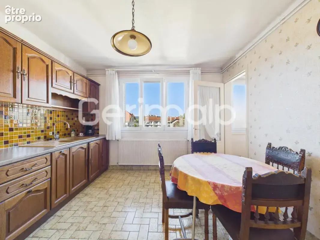 Vente - Appartement - 3 pièces + cuisine - 82,64 m² - 367 500 € - photo 4