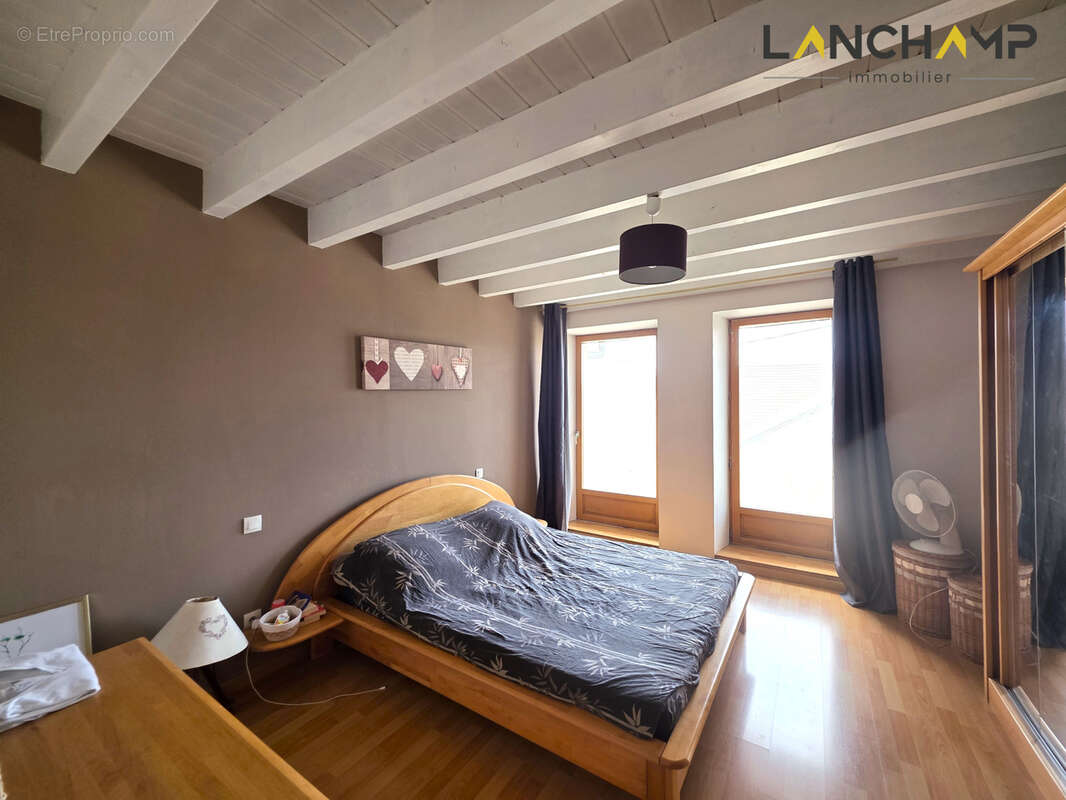 Maison de caractère de 180 m2 hab. - photo 8