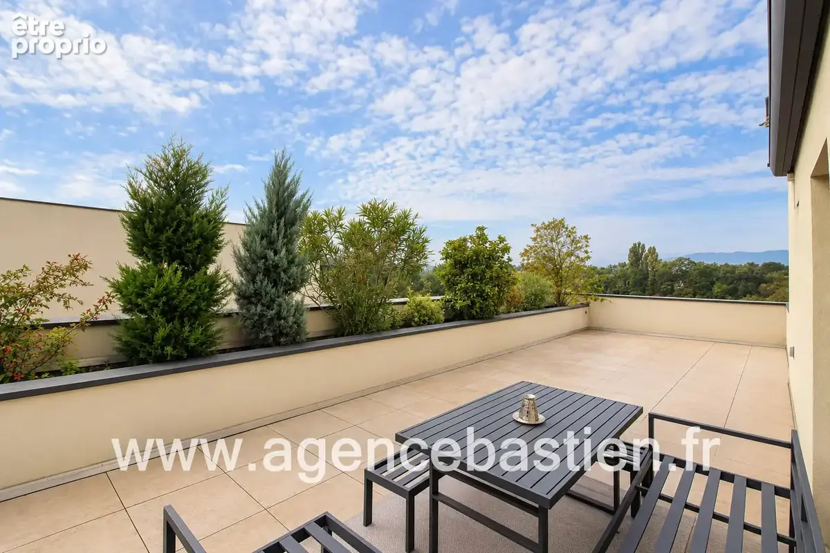 Ferney-voltaire   superbe duplex t5 de 131,41 m2 avec 4 suites et terrasses - photo 2
