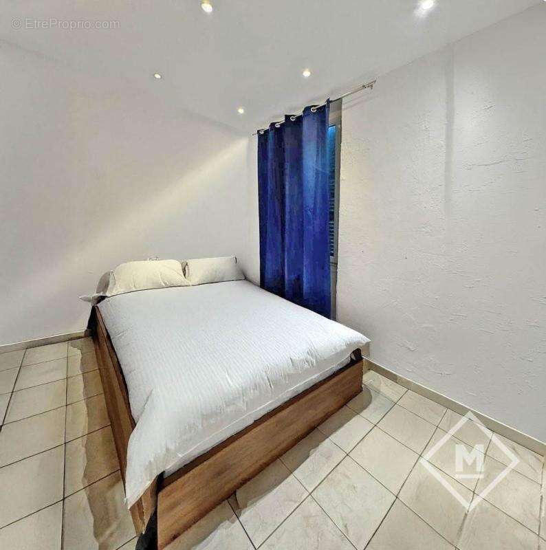 Appartement à MARSEILLE-5E
