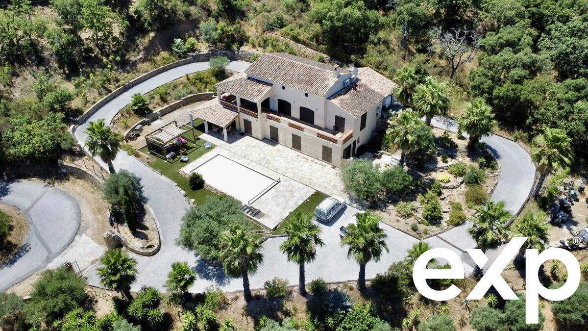 Maison à PLAN-DE-LA-TOUR