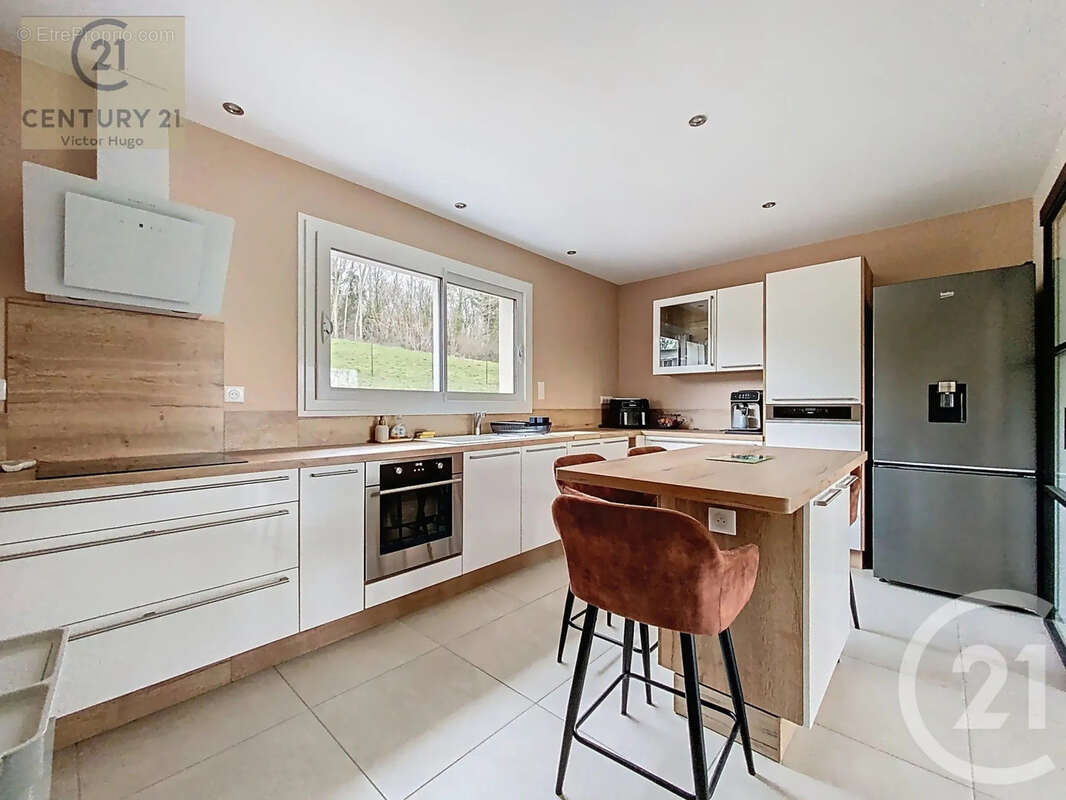 Maison à SAINT-JUNIEN