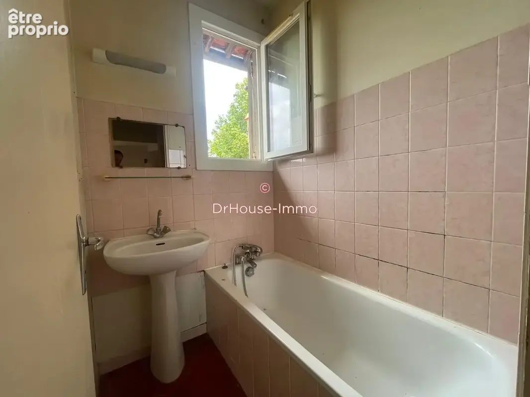 Appartement 38 m² à Marseille-8e  - photo 4
