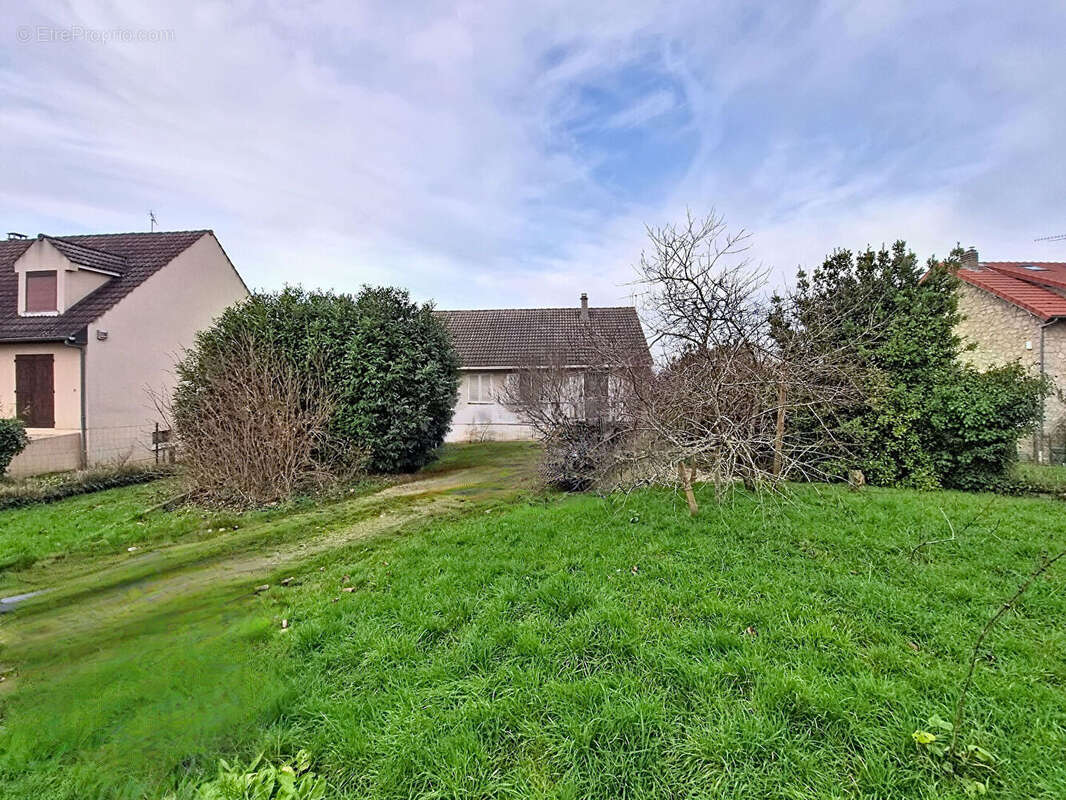 Terrain à LIMEIL-BREVANNES