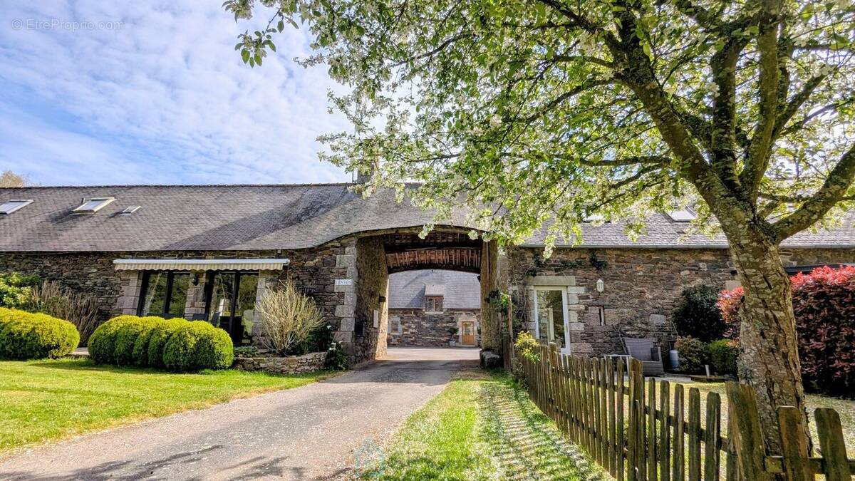 Maison à CLEGUEREC