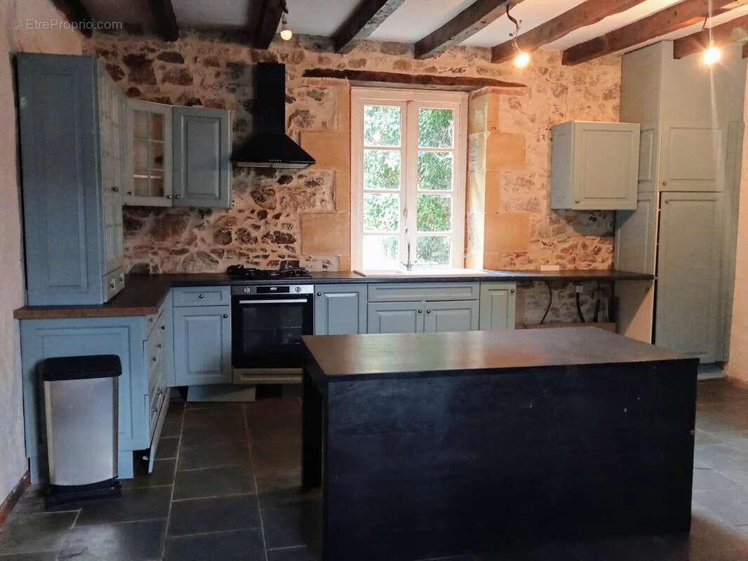 Maison à CONFOLENS