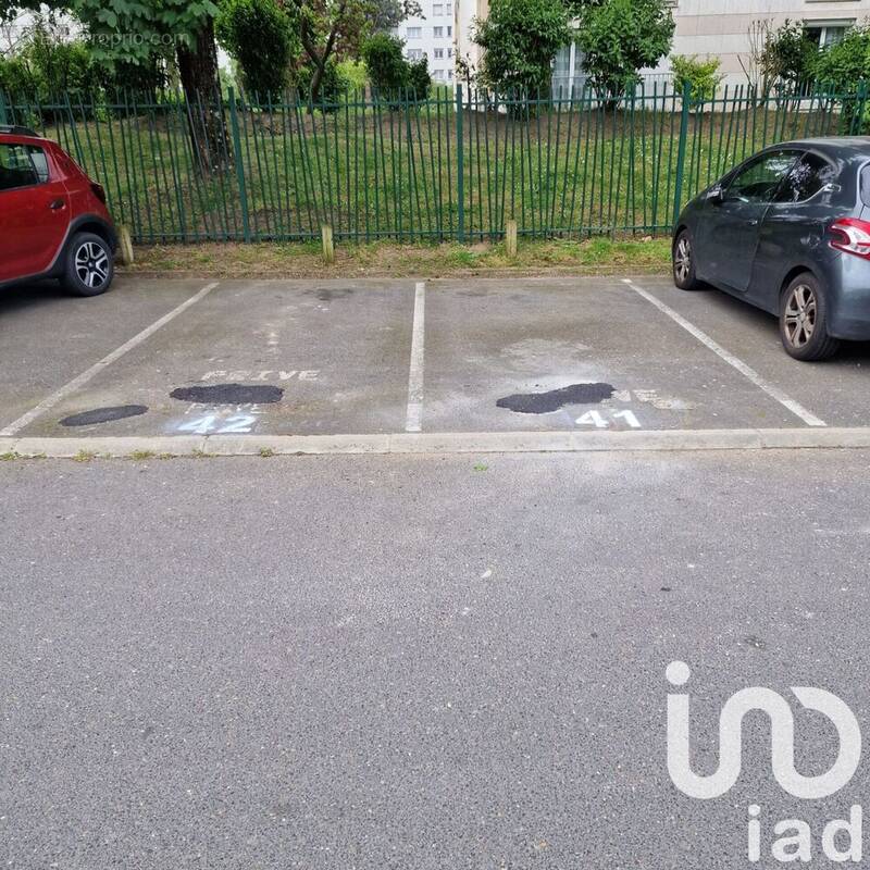Photo 1 - Parking à MONTIGNY-LES-CORMEILLES