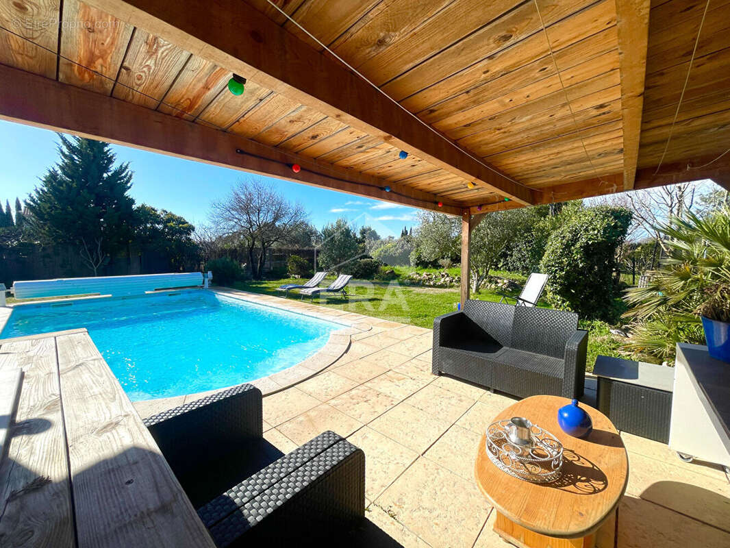 Maison à PERNES-LES-FONTAINES