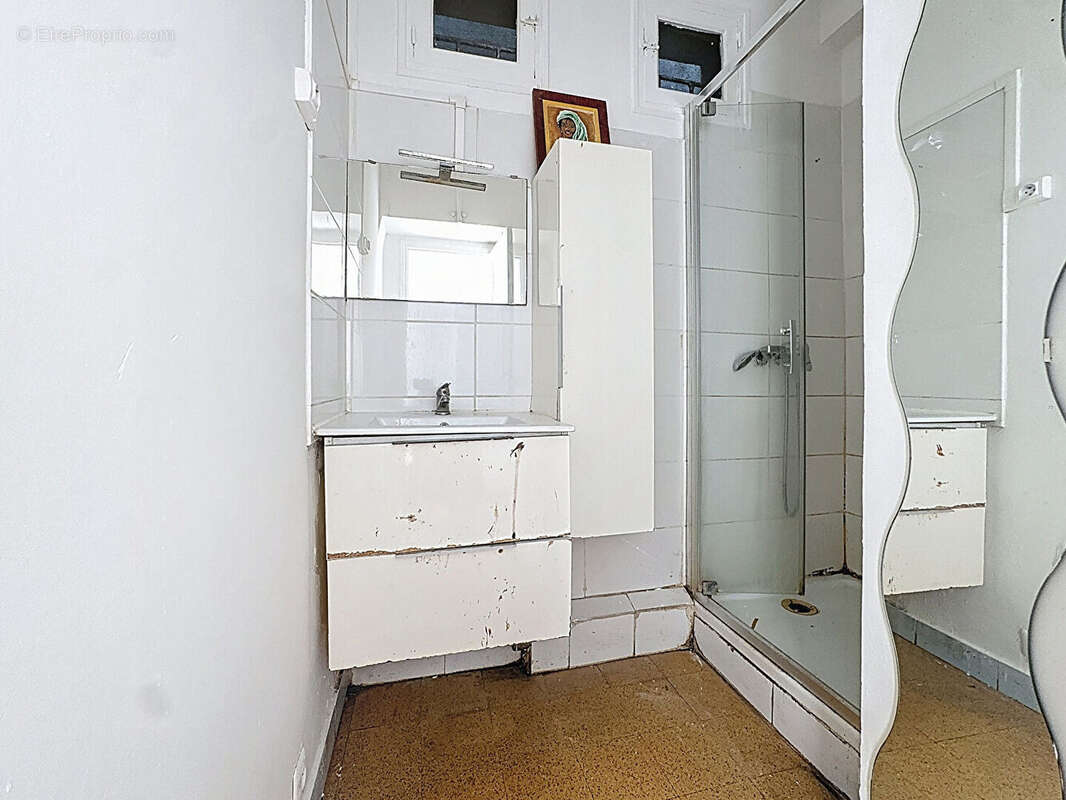 Appartement à MARSEILLE-5E