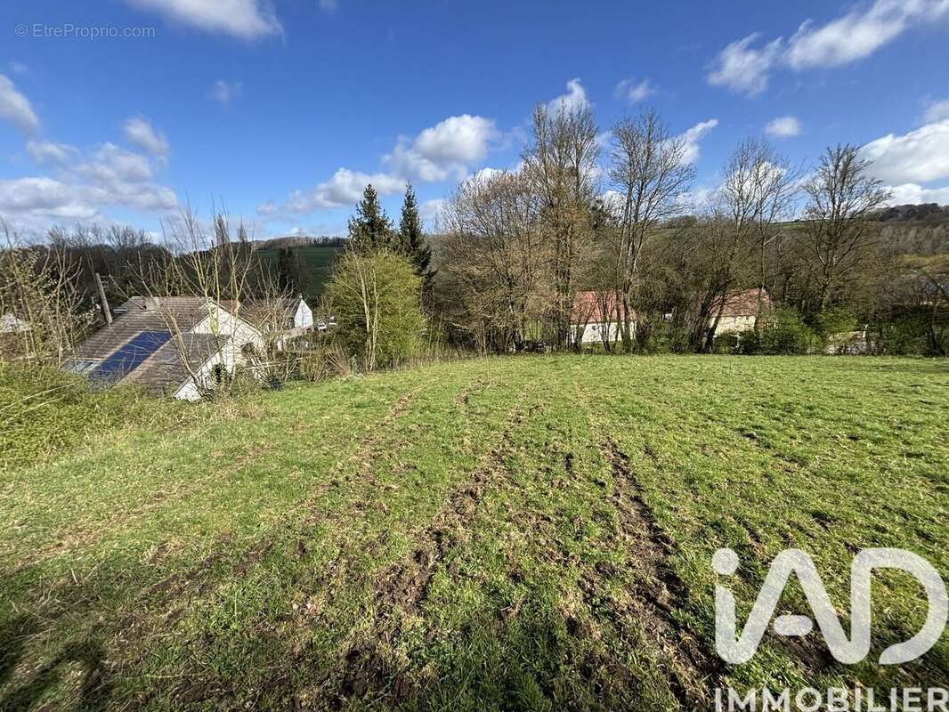 Terrain 1840 m² à Havernas  - photo 5