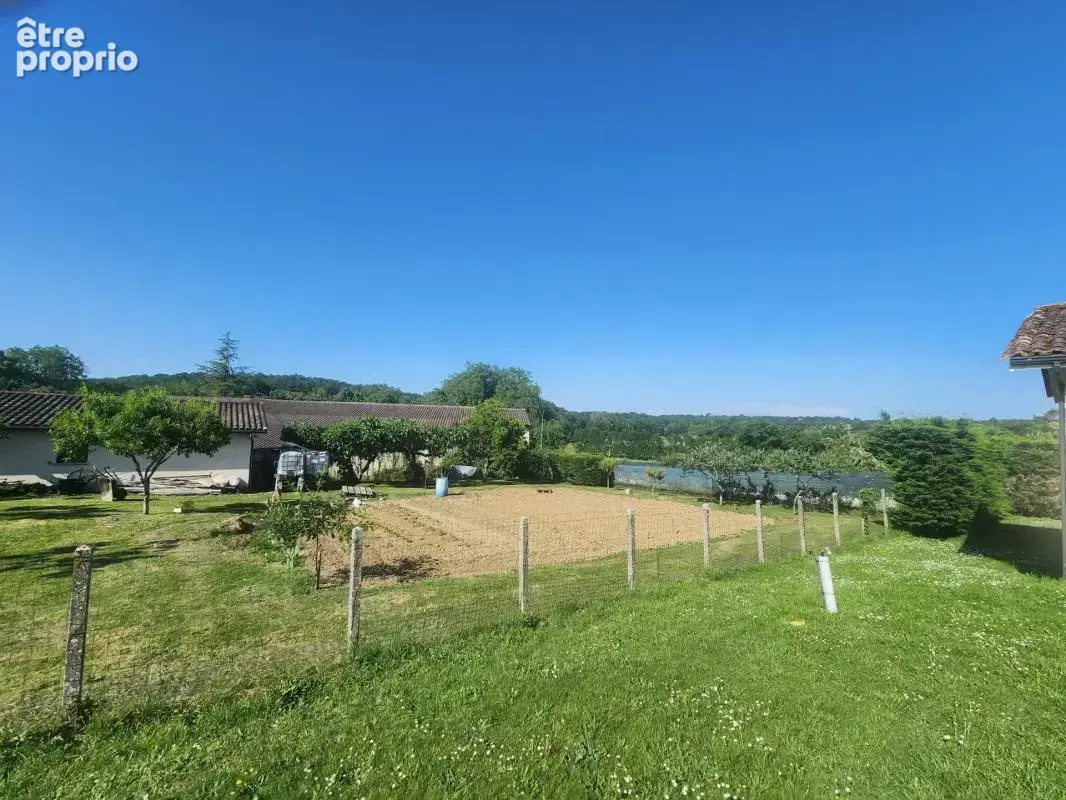 Terrain à LA SAUVE