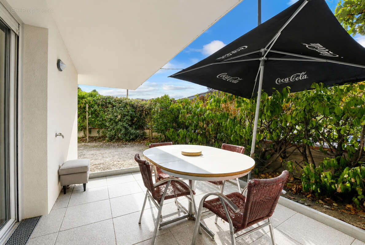 En exclusivité !  Appartement T2 de 38 m2 en rez-de-jardin, secteur de Barrière-de-Paris. - photo 2