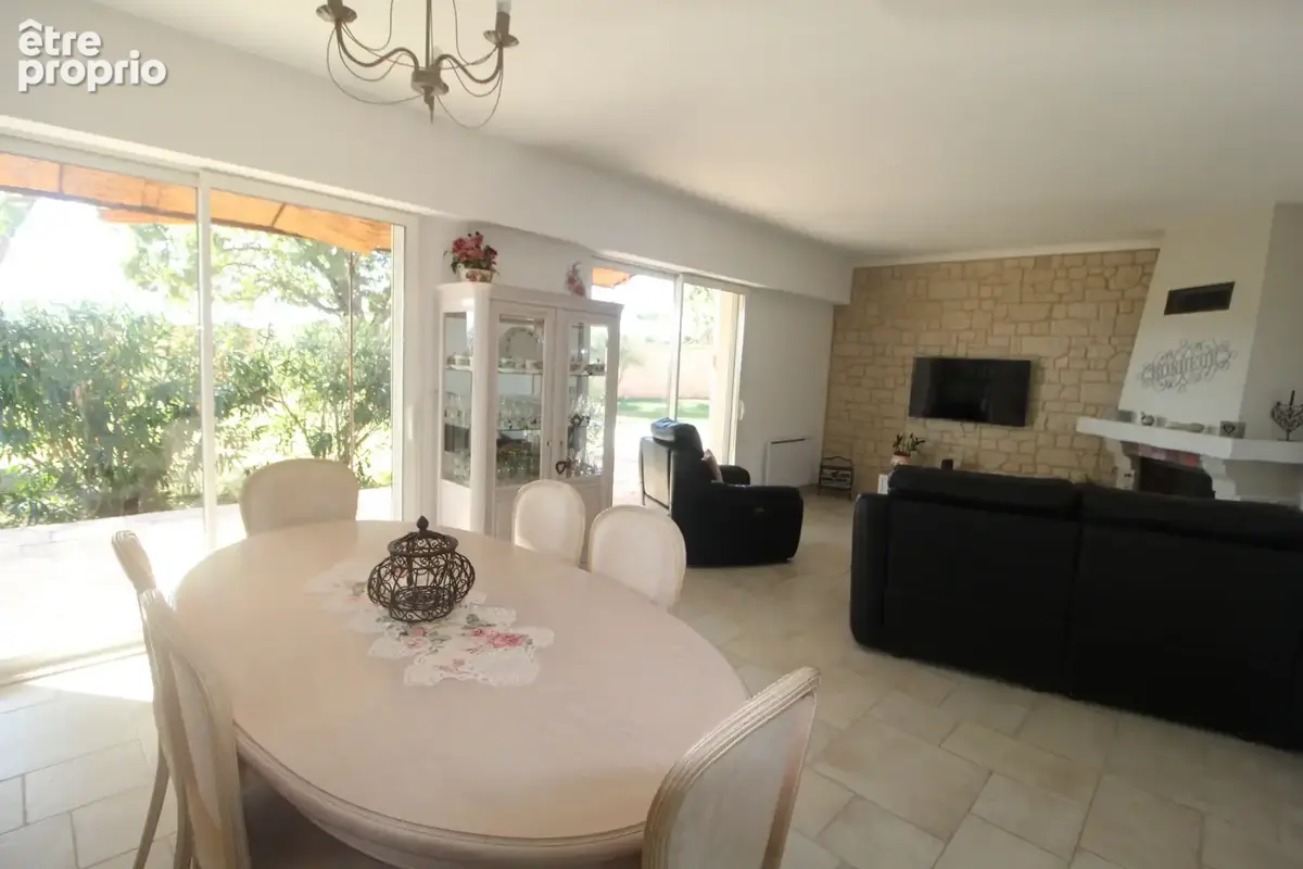 Luberon. A vendre Propriété exceptionnelle à vendre aux portes du magnifique village de Roussillon - photo 6