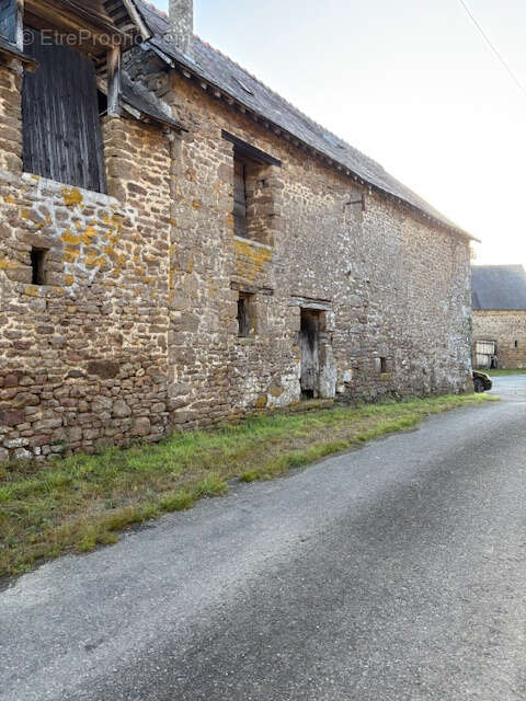 Appartement à AMBRIERES-LES-VALLEES
