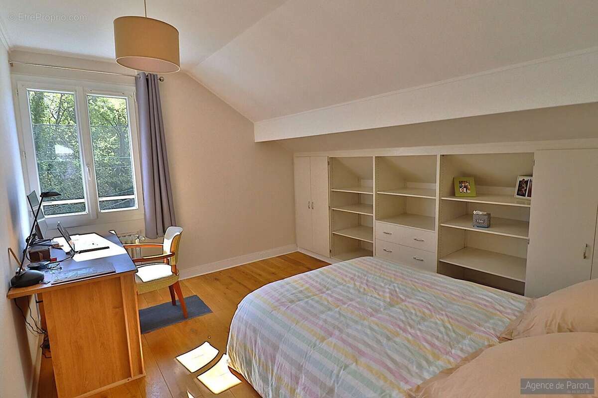 Maison à VERRIERES-LE-BUISSON