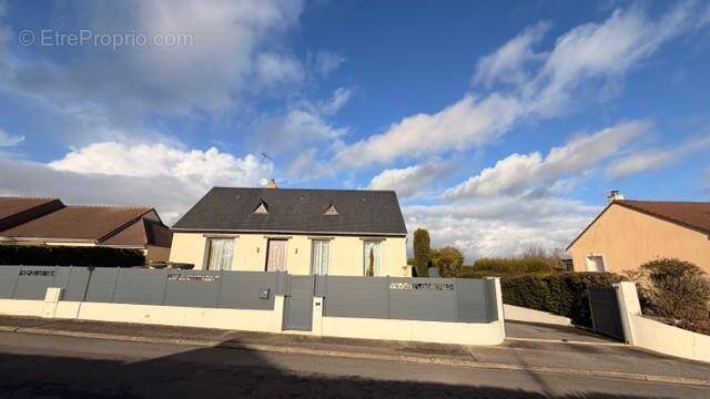 Maison 158 m² à Chateau-Gontier  - photo 1