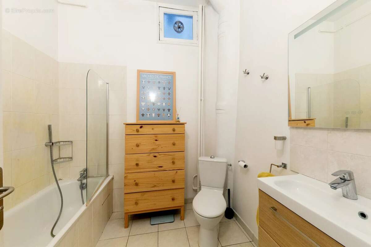 Appartement à PARIS-17E