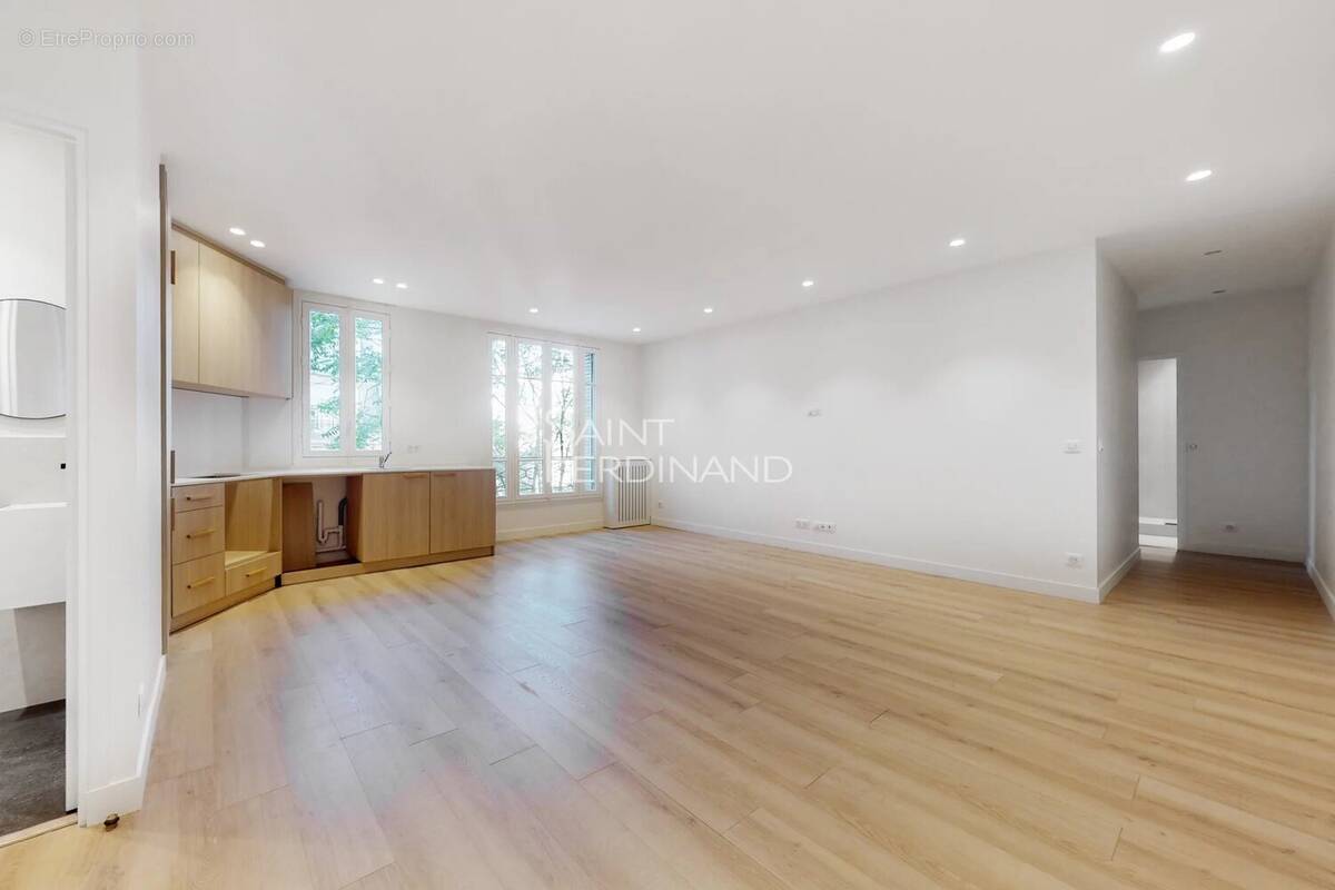 Appartement à PARIS-17E