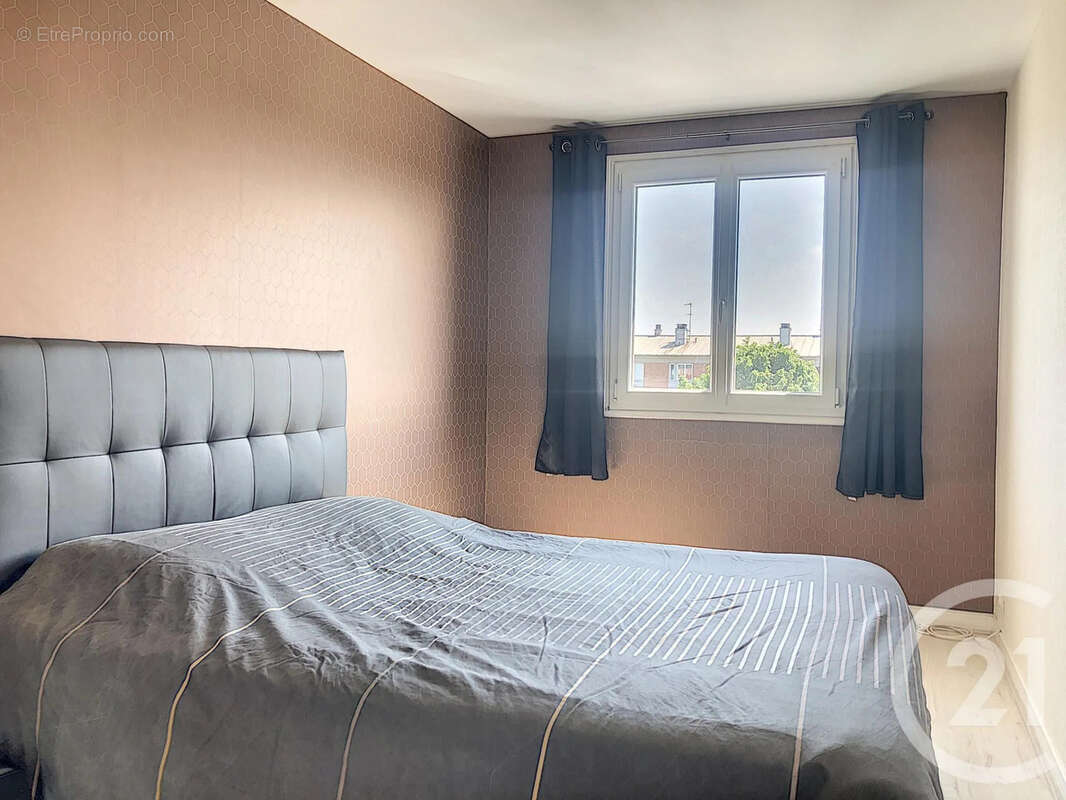 Appartement 76 m² à Saint-Julien-Les-Villas  - photo 10