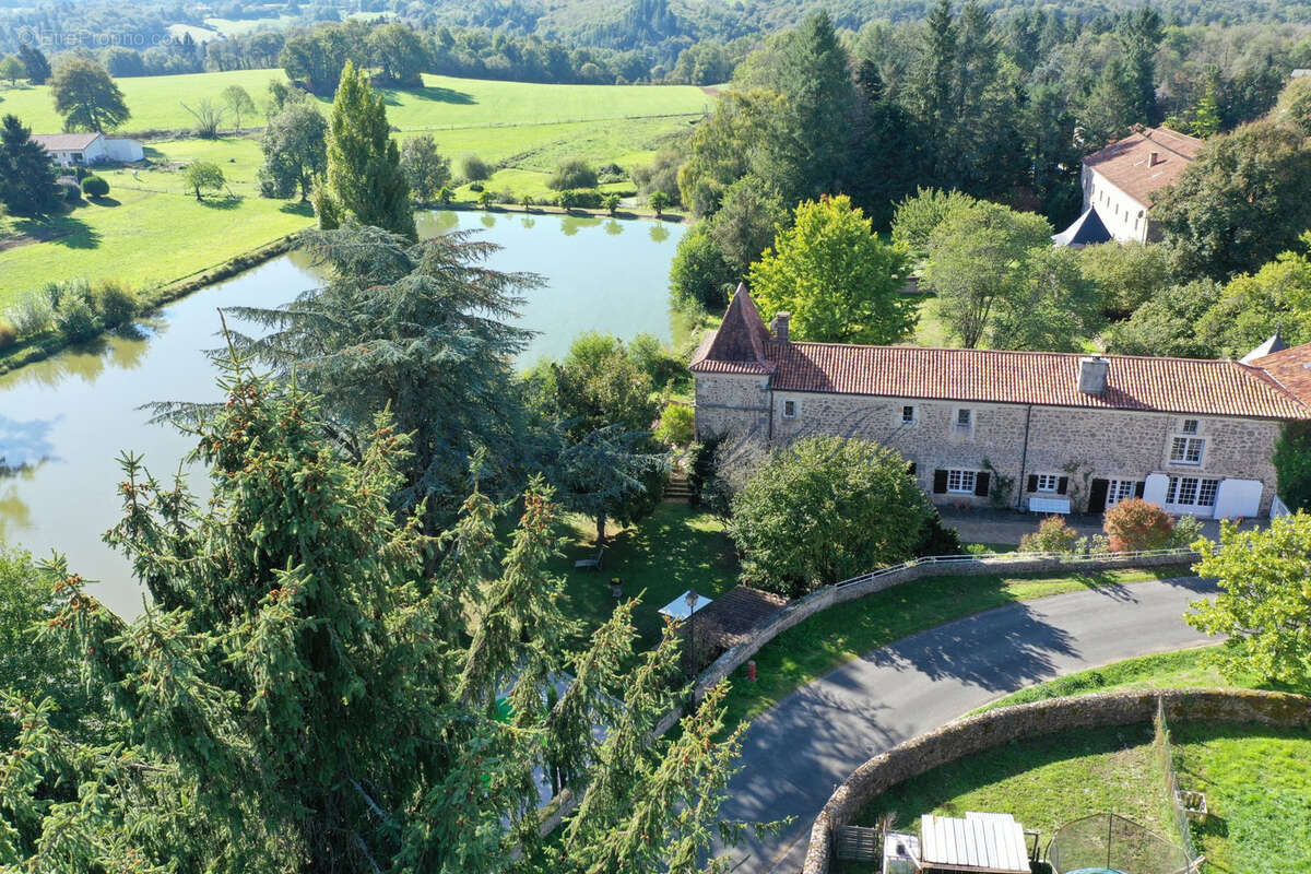 Maison à SAINT-ESTEPHE