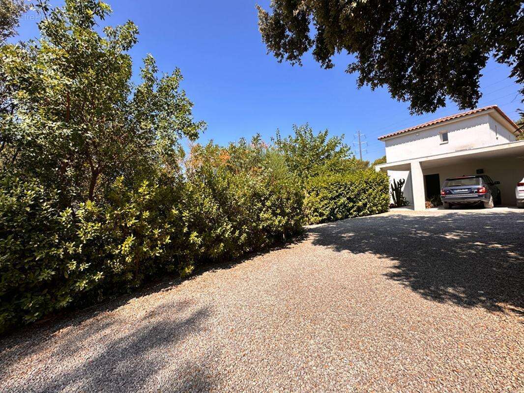 Villa contemporaine 128 m² (2017) - Piscine - Prestations de qualité - Aucun travaux - photo 17