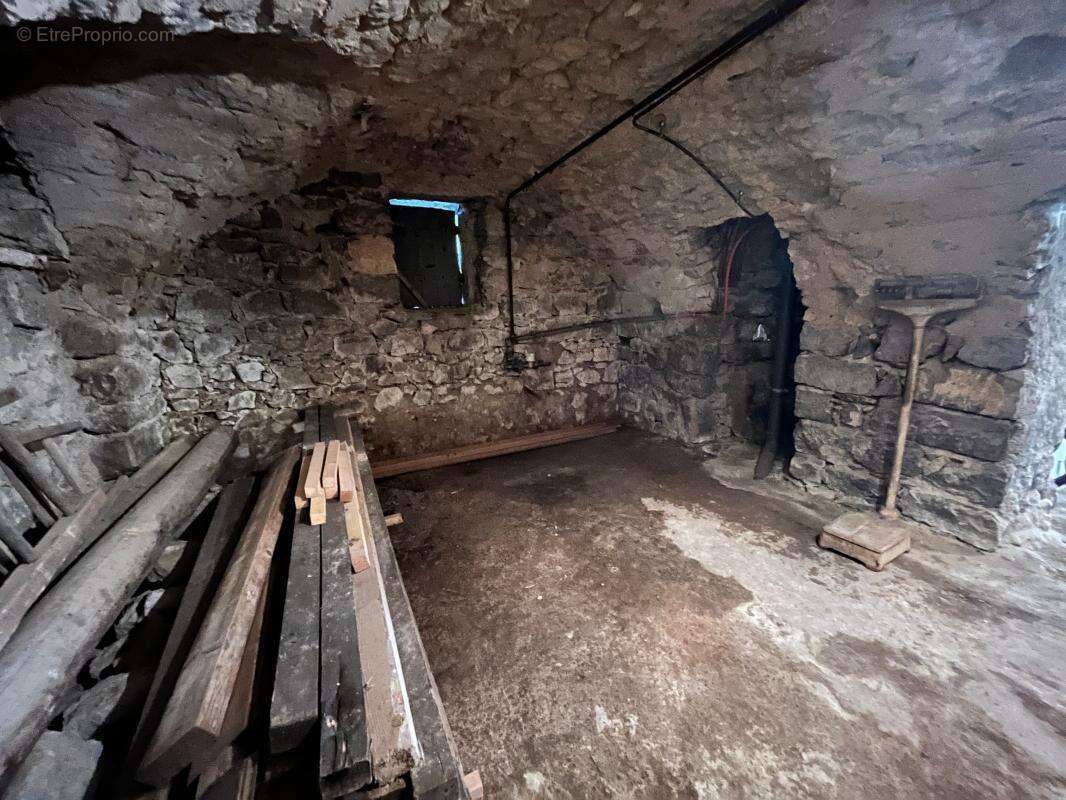 Maison à SAINT-ALBAN-AURIOLLES