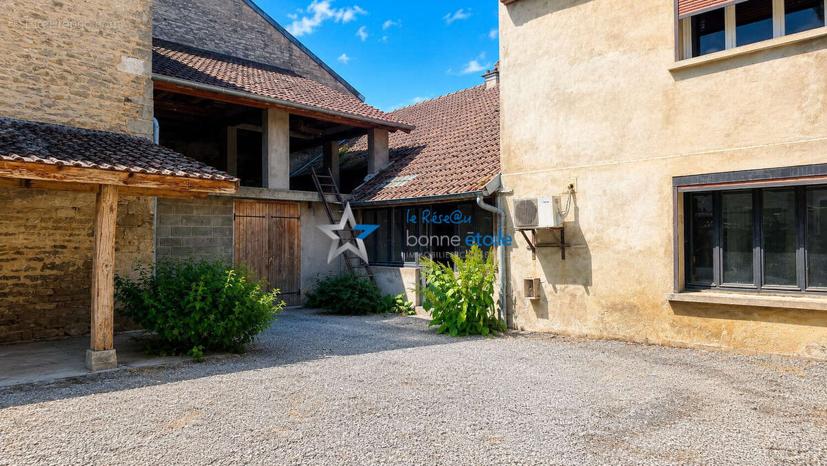 Appartement à POULANGY