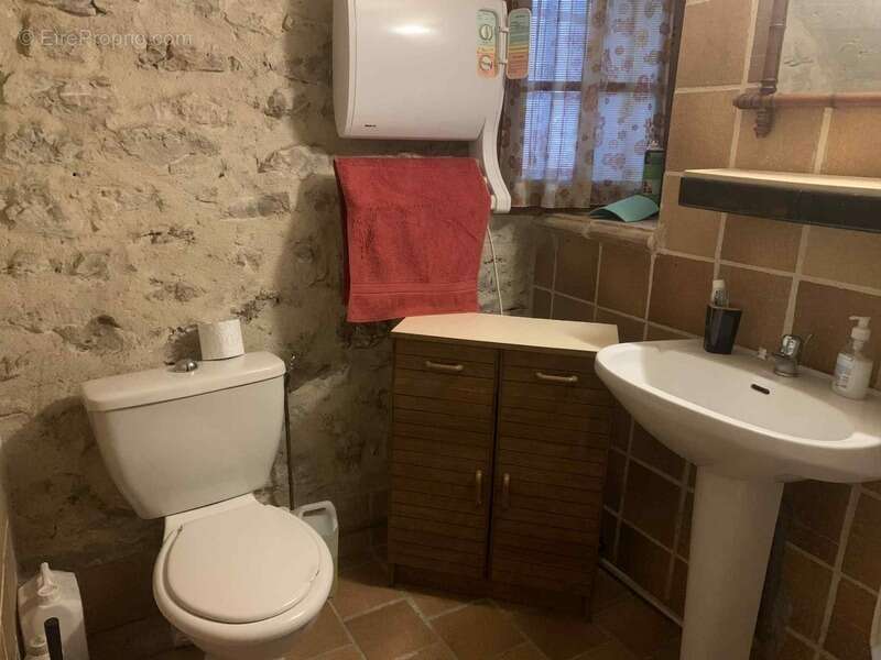 Maison de village à rénover – Plein centre – 80 m² au sol / 57 m² Carrez – Jardinet + Cave - photo 11
