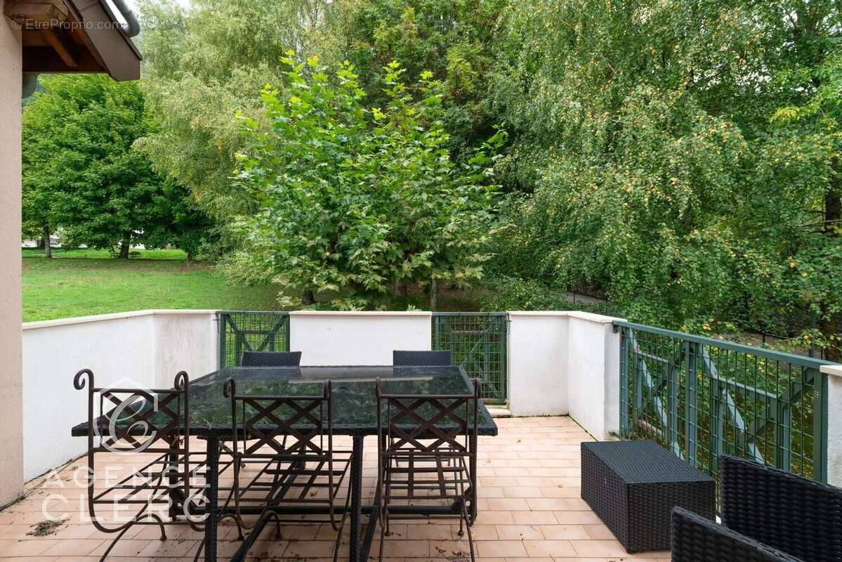 Appartement à VEYRIER-DU-LAC