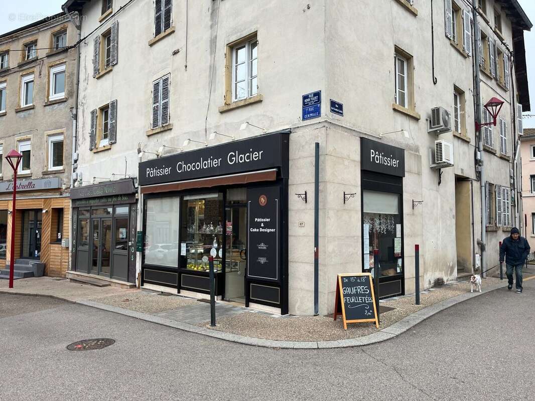 Appartement à COURS-LA-VILLE