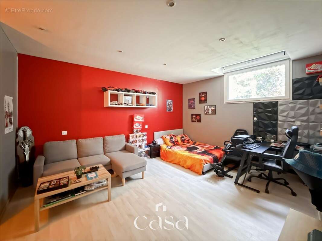 Maison 196 m² à Morteaux-Couliboeuf  - photo 8