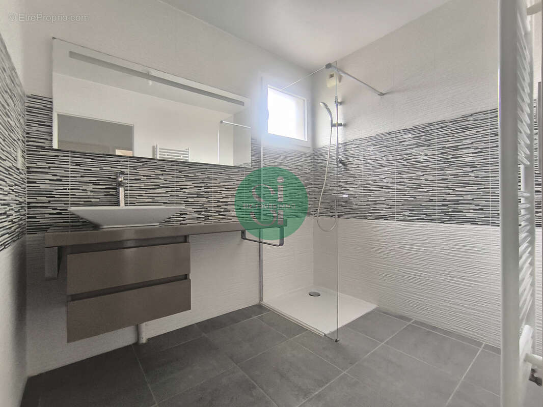 Exclusivite - elegant t3 avec terrasse, box - six fours les plages - photo 11