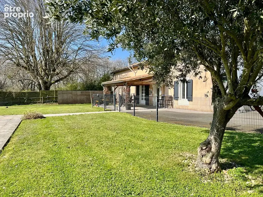 Maison 10 pièces 298 m² à vendre à Vaux (86700) - photo 3