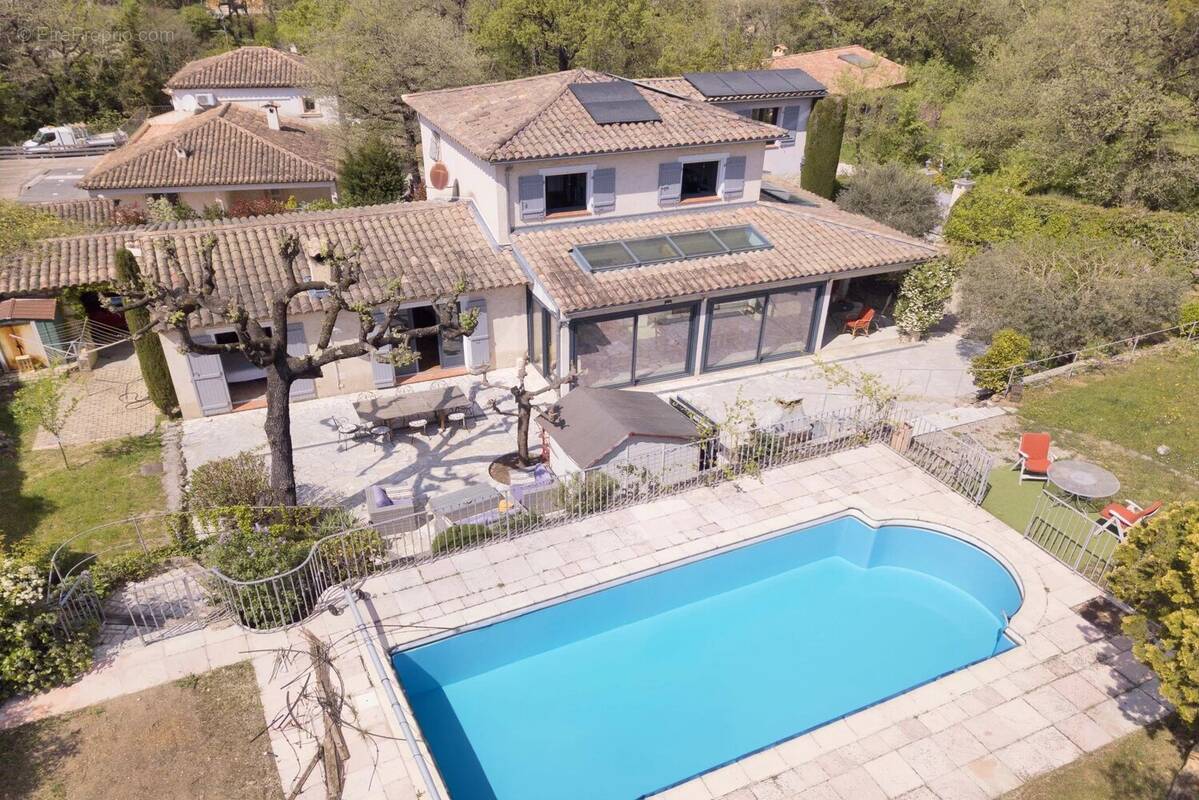 Maison à MOUANS-SARTOUX