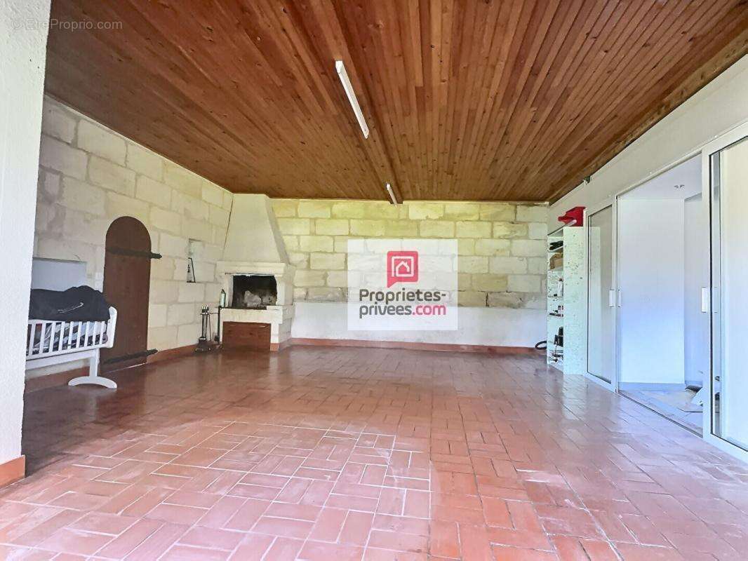 DEPT 33 - IZON - Maison 6 pièces 177 m2 avec jardin paysagé 1498m2 et piscine chauffée - photo 13